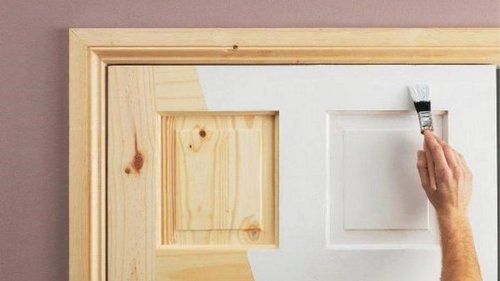 Как отреставрировать деревянную дверь