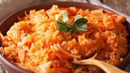 Зачем смешивать рис с томатной пастой
