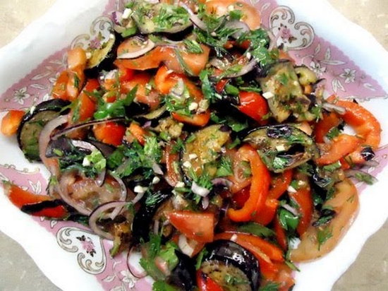 Тёплый салат из баклажанов (рецепт)