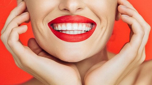 Как прикус зубов влияет на размер одежды?