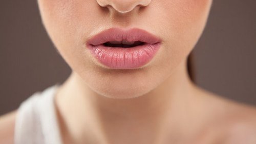 Пухлые губы без инъекций: просто и эффектно
