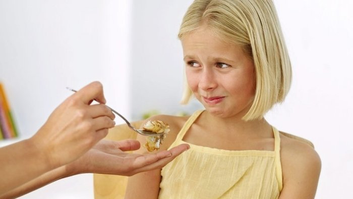 Что такое пищевое насилие и как оно вредит детям