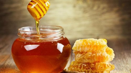 4 неожиданных полезных свойства меда