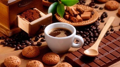 Что можно добавить в кофе, чтобы придать ему более насыщенный вкус