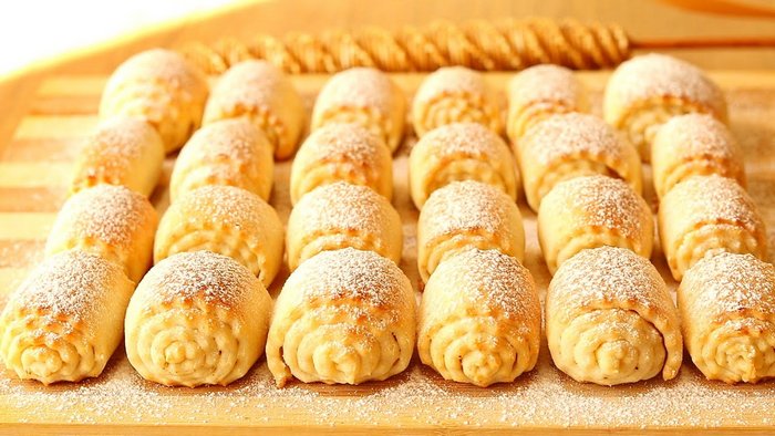 Когда у мужа очередной приступ хандры, готовлю творожное печенье гусиные лапки