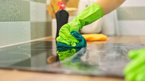 Как отмыть очень грязную плиту за 15 минут: проверенные способы