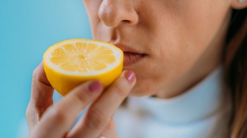 Нельзя чай и апельсины: какие привычки мешают выздоравливать от гриппа и covid