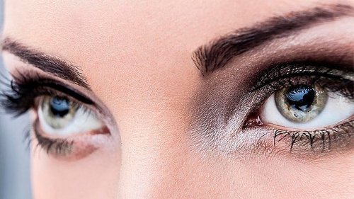 Распахните глаза: лайфхак, как сделать взгляд выразительным без макияжа