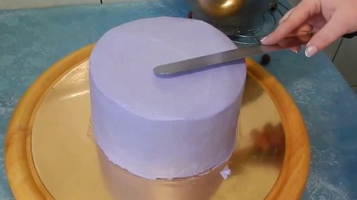 Невероятно простой способ выровнять торт