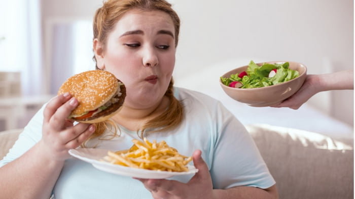 Врач назвала три эффективных способа, как не сорваться во время диеты