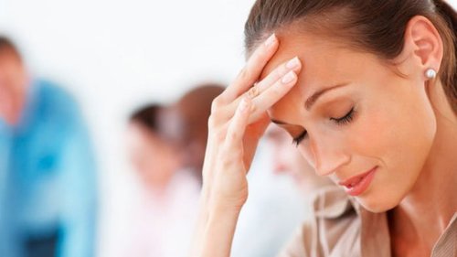 Почему болит голова: причины, симптомы и когда следует вызвать врача