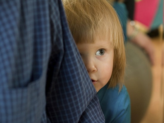 Как преодолеть застенчивость у ребенка?