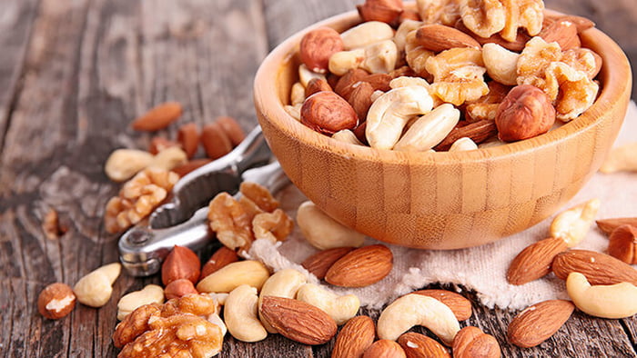Мед и орехи – лучшее средство от проблем со щитовидной железой