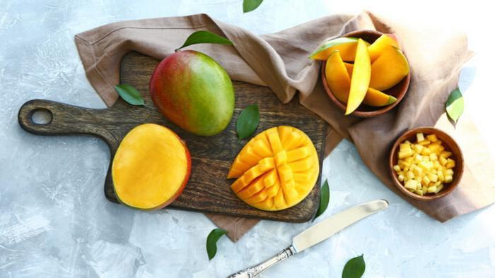 Лайфхак: как правильно почистить манго