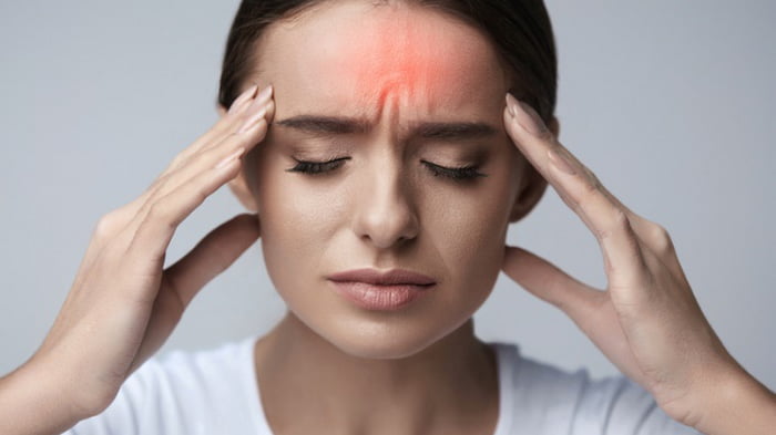 5 предупредительных сигналов: О чем говорит боль в разных частях головы?