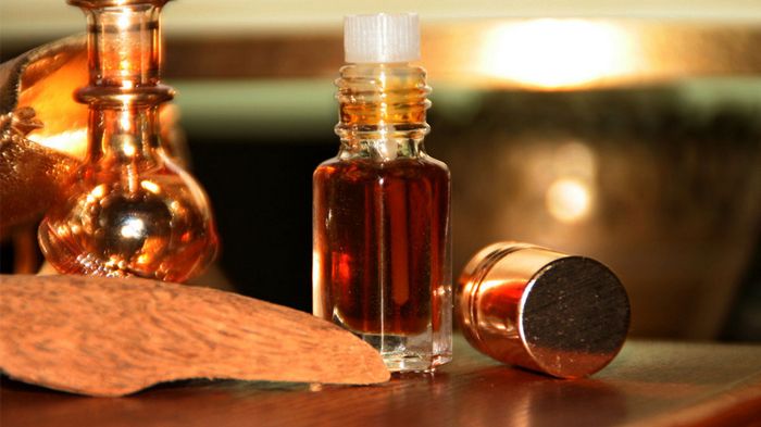 Для каких целей покупают парфюмерное масло и в чем его особенности?