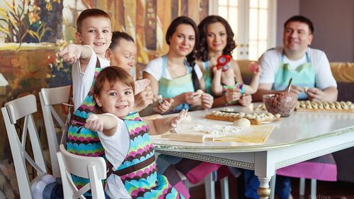 Чем полезны семейные ужины и традиции в семье