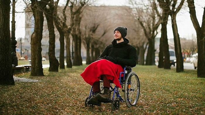 В чем преимущества инвалидных колясок активного типа