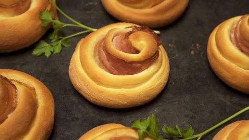 Ароматные луково-чесночные завитки