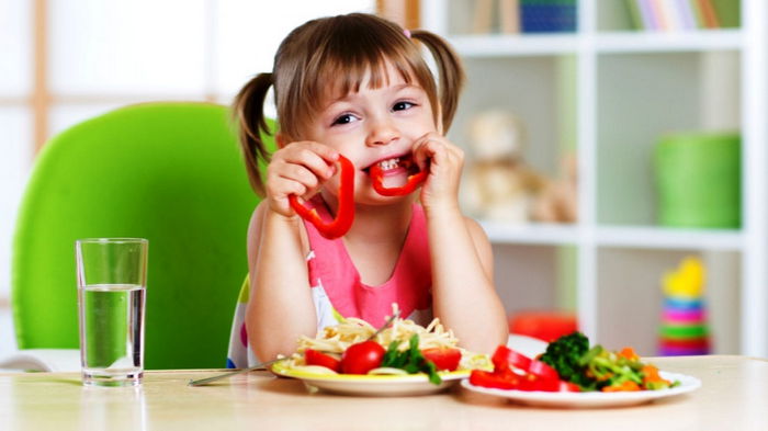 «Мой ребенок отказывается есть овощи. Я должна волноваться?». Отвечает педиатр