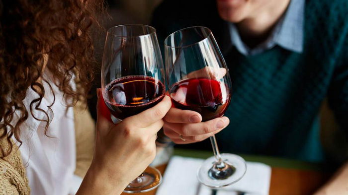 Как самостоятельно определить подлинность вина?