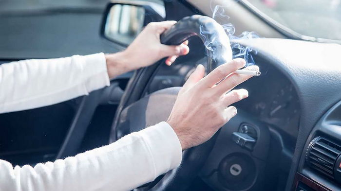 Как избавиться от запаха сигарет в салоне авто: самые эффективные способы