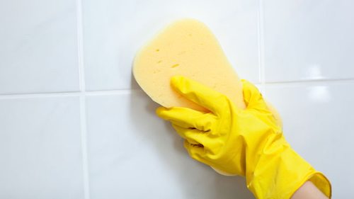 Как убрать мыльные разводы в ванной: 5 советов