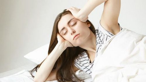 11 способов быстро взбодриться, когда клонит в сон