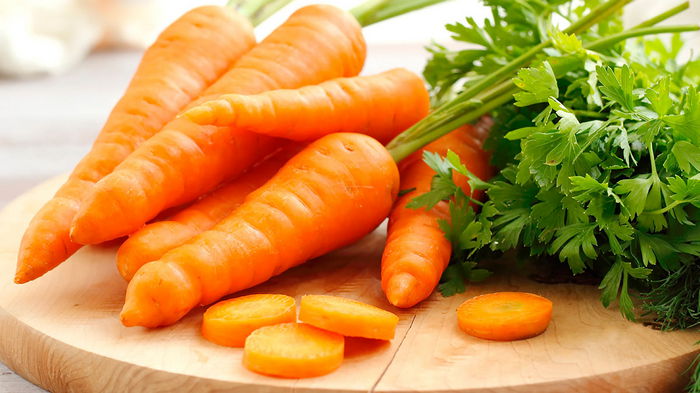 Чем подкормить морковь для богатого урожая сладких плодов