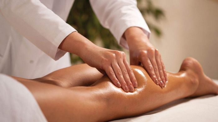 Лимфодренажный массаж ног: польза, противопоказания, технология, виды массажеров