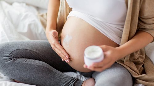 Косметика для беременных — какой она должна быть?
