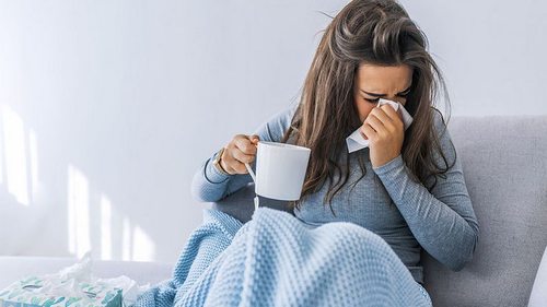 Как быстро одолеть простуду без лекарств: запомните эти рекомендации