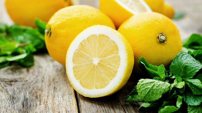 9 способов очистить организм с помощью лимонов