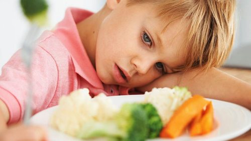 9 способов помочь вашему ребенку лучше питаться