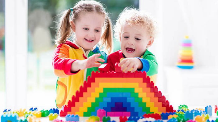 Знакомство с «Лего». В каком возрасте предложить ребенку конструктор?