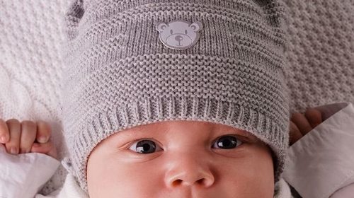 Как выбрать шапочки для новорожденных на выписку