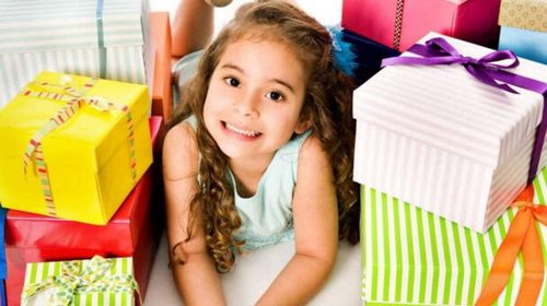 Как выбрать подарок для ребенка, если ничего о нем не знаешь?