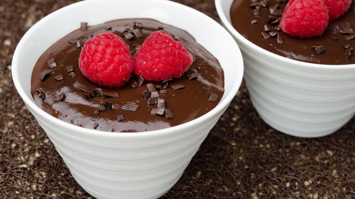 Делаем простой шоколадный крем: для торта, блинов или трубочек