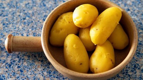 Как почистить картофель в мундире за две секунды: гениальный способ