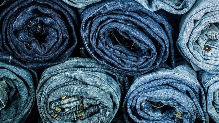 Что можно сделать из старых джинсов: топ-5 креативных идей, которые понравятся всем