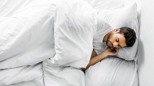 Не спишь — не худеешь: сколько часов сна нужно для потери веса