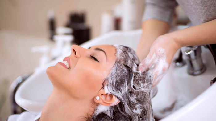 Как сохранить волосы чистыми как можно дольше: следуйте этим простым советам