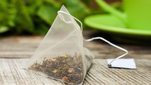 8 способов использования чайных пакетиков после приготовления чая