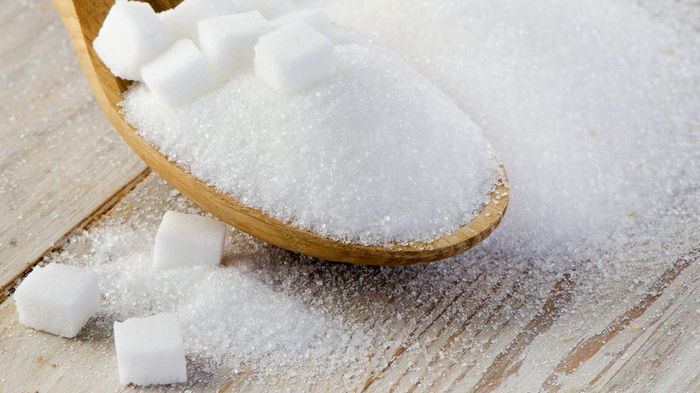 Сахар слипся или стал тверже камня: трюки опытных хозяек помогут решить проблему