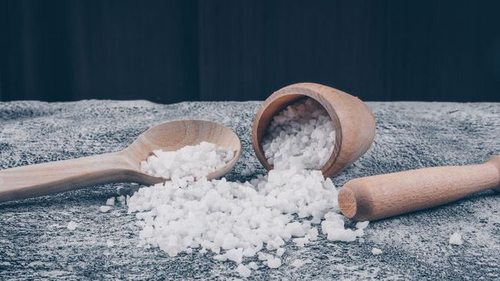 Как обычная соль может защитить от неприятностей: забытые старинные пр...