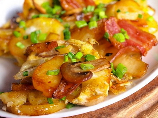 Картофель по-французски с грибами и яблоками (рецепт)
