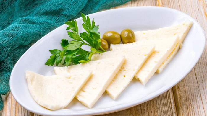 Сыр сулугуни всего из трех ингредиентов: быстрый рецепт популярного блюда