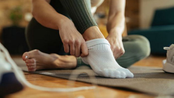 Эти способы помогут вам отстирать белые носки без усилий