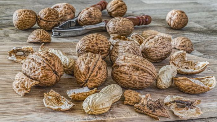 Полезны ли грецкие орехи, и кому их есть категорически нельзя