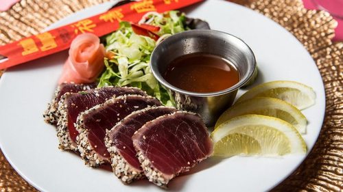 Кладезь витаминов: польза тунца и рецепт сытного салата Нисуаз